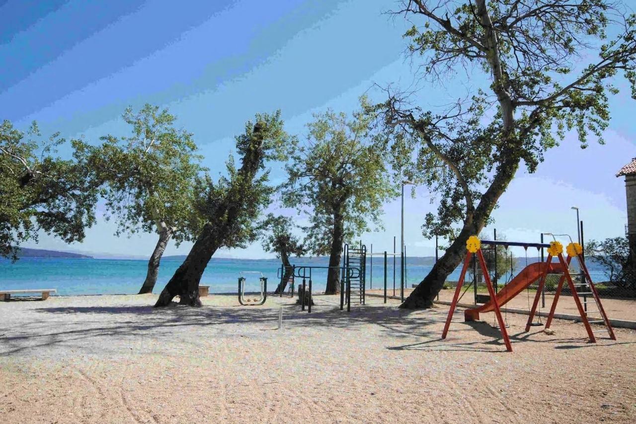 Vila Julija Kastela